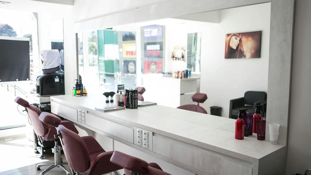 Short clip walking through the salon interior